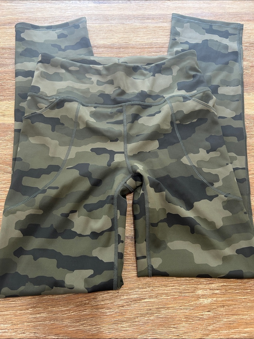 Duluth Trading Co  Olive Green Camo Leggings size S x 31